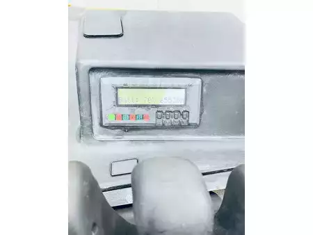 Chariots à mât rétractable 2016  Jungheinrich ETVC 16 (10)