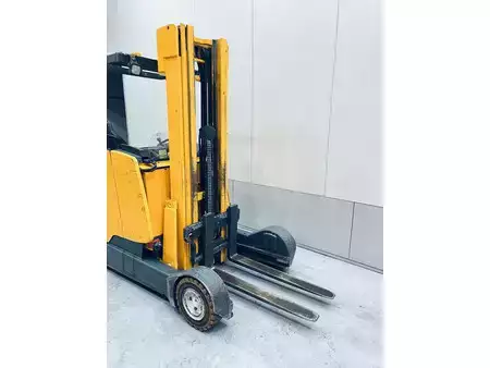 Chariots à mât rétractable 2016  Jungheinrich ETVC 16 (6)