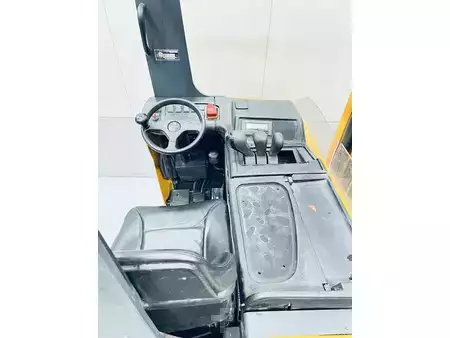 Chariots à mât rétractable 2016  Jungheinrich ETVC 16 (8)