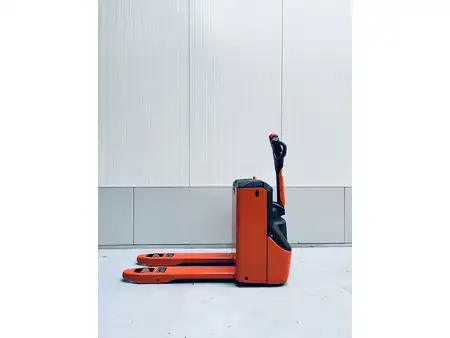 Nízkozdvižný vozík 2018  Linde T14 (1)