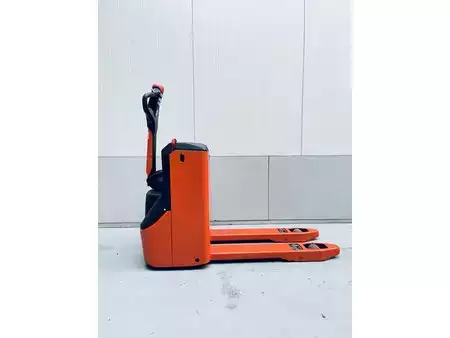 Nízkozdvižný vozík 2018  Linde T14 (9)