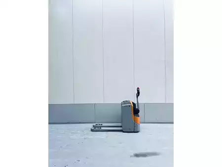 Lavtløftende truck 2015  Still EXU-18 (1)