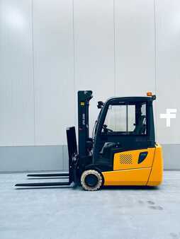 Eléctrico - 3 rodas 2007  Jungheinrich EFG 216K (1)