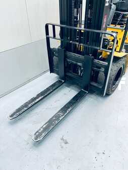 Nestekaasutrukki 2012  Hyundai 30L-7A (7)