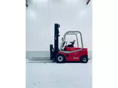 Elektro čtyřkolový VZV 2013  Cesab MAK500 (1)