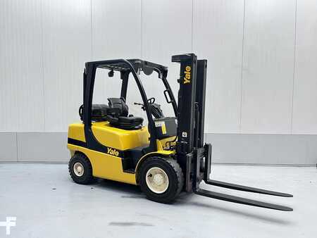 Carrelli elevatori GPL 2011  Yale GLP 30 VX (3)