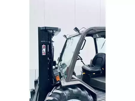 Dieselový VZV 2013  Manitou MH25-4T Buggie S2-E3 (11)