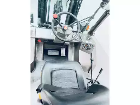 Dieselový VZV 2013  Manitou MH25-4T Buggie S2-E3 (16)