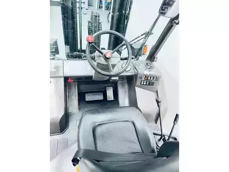 Dieselový VZV 2013  Manitou MH25-4T Buggie S2-E3 (17)