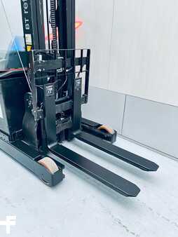 Tolóoszlopos targonca 2013  BT RRE 160 (9)