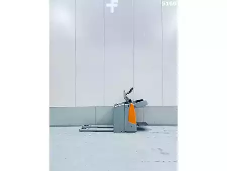 Lavtløftende truck 2012  Still EXU-SF 20 (1)