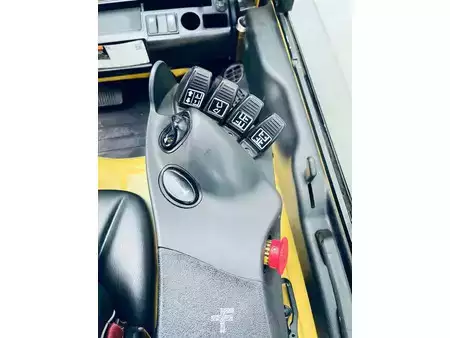 Elektryczne 4-kołowe 2018  Hyster J2.0XN LWB (15)