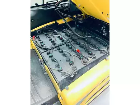 Elektryczne 4-kołowe 2018  Hyster J2.0XN LWB (19)