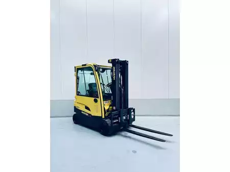 Elektryczne 4-kołowe 2018  Hyster J2.0XN LWB (5)