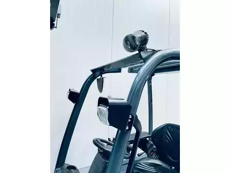 Chariots électriques à 3 roues 2014  Toyota 8FBEKT18 (10)