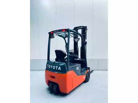 Chariots électriques à 3 roues 2014  Toyota 8FBEKT18 (3)