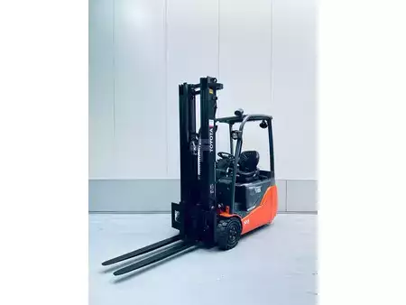 Chariots électriques à 3 roues 2014  Toyota 8FBEKT18 (6)