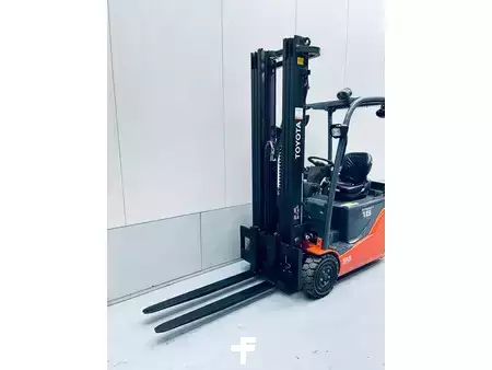 Chariots électriques à 3 roues 2014  Toyota 8FBEKT18 (7)