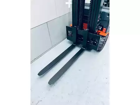 Chariots électriques à 3 roues 2014  Toyota 8FBEKT18 (8)