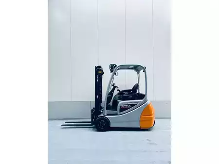 Elektryczne 3-kołowe 2017  Still RX20-20 (1)