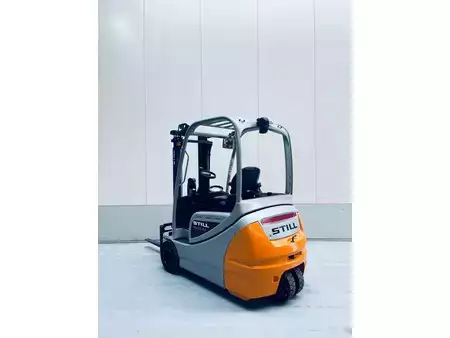 Elektryczne 3-kołowe 2017  Still RX20-20 (2)