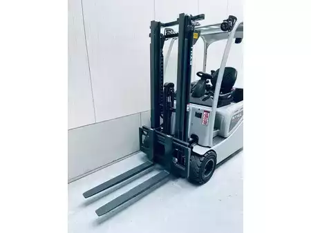 Elektryczne 3-kołowe 2017  Still RX20-20 (7)