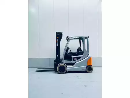 Elektryczne 4-kołowe 2020  Still RX60-30 E3 (1)