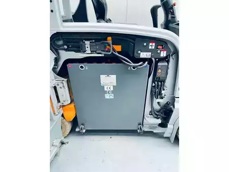 Elektryczne 4-kołowe 2020  Still RX60-30 E3 (13)