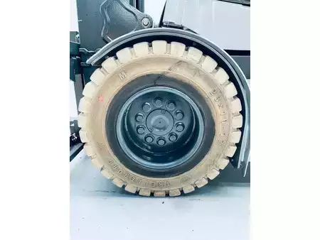 Elektryczne 4-kołowe 2020  Still RX60-30 E3 (16)