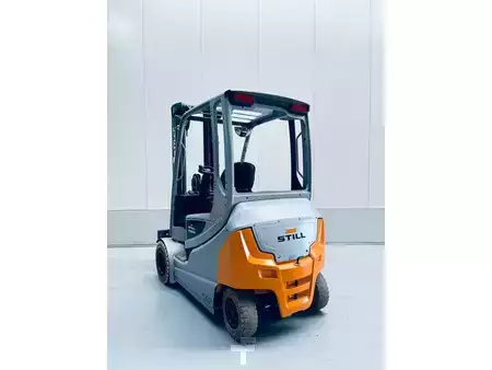 Elektryczne 4-kołowe 2020  Still RX60-30 E3 (3)