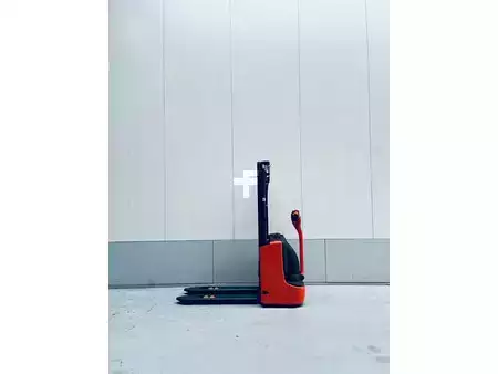 Apilador eléctrico 2016  Linde L12 (1)