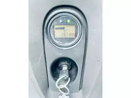 Apilador eléctrico 2016  Linde L12 (11)