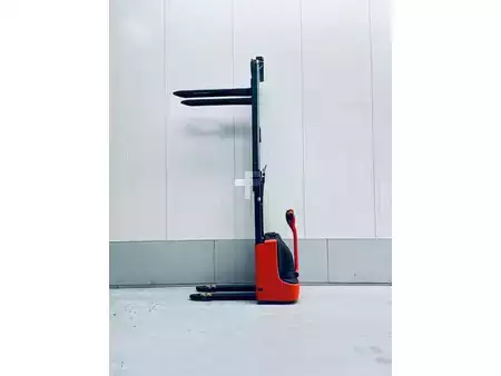 Apilador eléctrico 2016  Linde L12 (3)