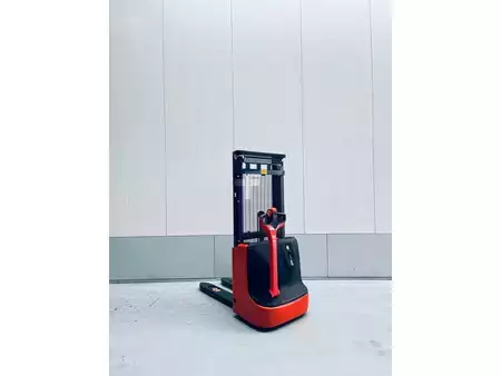 Apilador eléctrico 2016  Linde L12 (4)