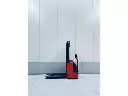 Apilador eléctrico 2016  Linde L12 (1)