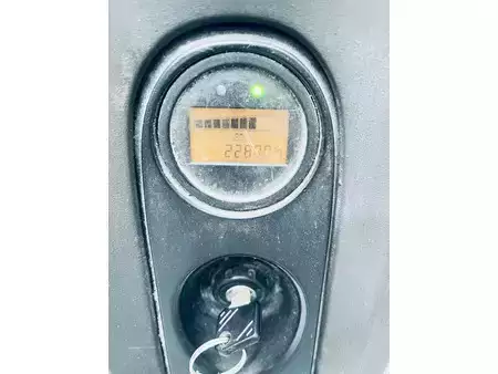 Apilador eléctrico 2016  Linde L12 (11)