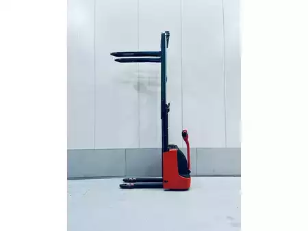 Apilador eléctrico 2016  Linde L12 (3)