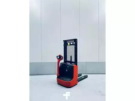 Apilador eléctrico 2016  Linde L12 (5)