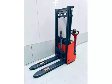 Apilador eléctrico 2016  Linde L12 (9)