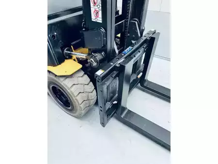 Eléctrico - 4 rodas 2018  CAT Lift Trucks EP35N (19)