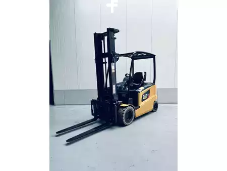 Eléctrico - 4 rodas 2018  CAT Lift Trucks EP35N (5)