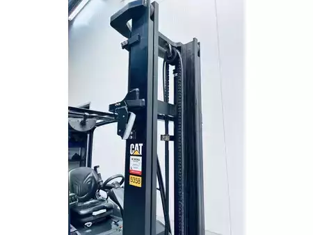 Eléctrico - 4 rodas 2018  CAT Lift Trucks EP35N (8)
