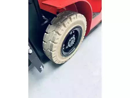 4-wiel elektrische heftrucks 2026  EP Equipment EFL203 (18)