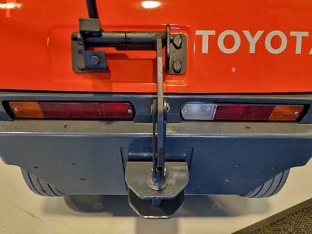 Tahač 2012  Toyota 4CBTK4 (5)