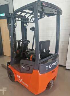 Chariots électriques à 3 roues 2023  Toyota 8FBES10T (2)