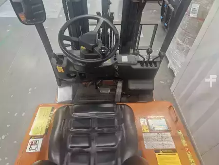 Electric - 4 wheels 2000  Nissan GN 01 L 18HQ (7)