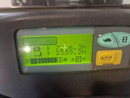 Elektro čtyřkolový VZV 2012  Toyota 7FBMF30 (2)