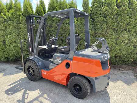 Propane Forklifts 2023  Toyota 02-8FGF30 (1) 