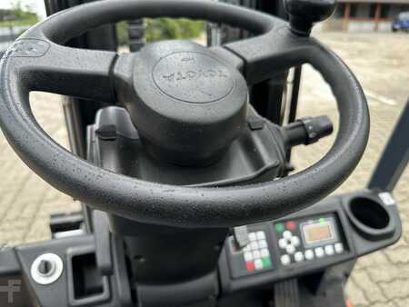 Elektro čtyřkolový VZV 2016  Toyota 8FBMK16T (5)