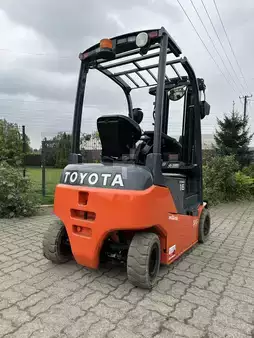 Eléctrica de 4 ruedas 2016  Toyota 8FBMK16T (9)